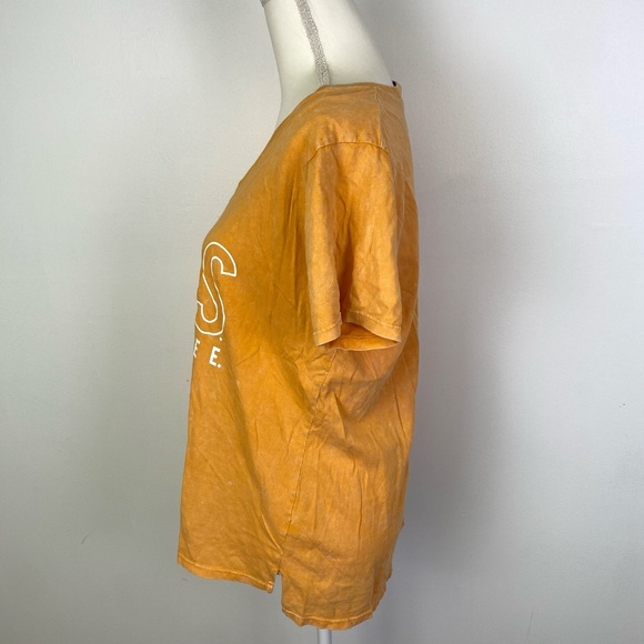 chica-d VOLS TENNESSEE UTK Distressed Short Sleeve Medium Shirt - Picture 3 of 8